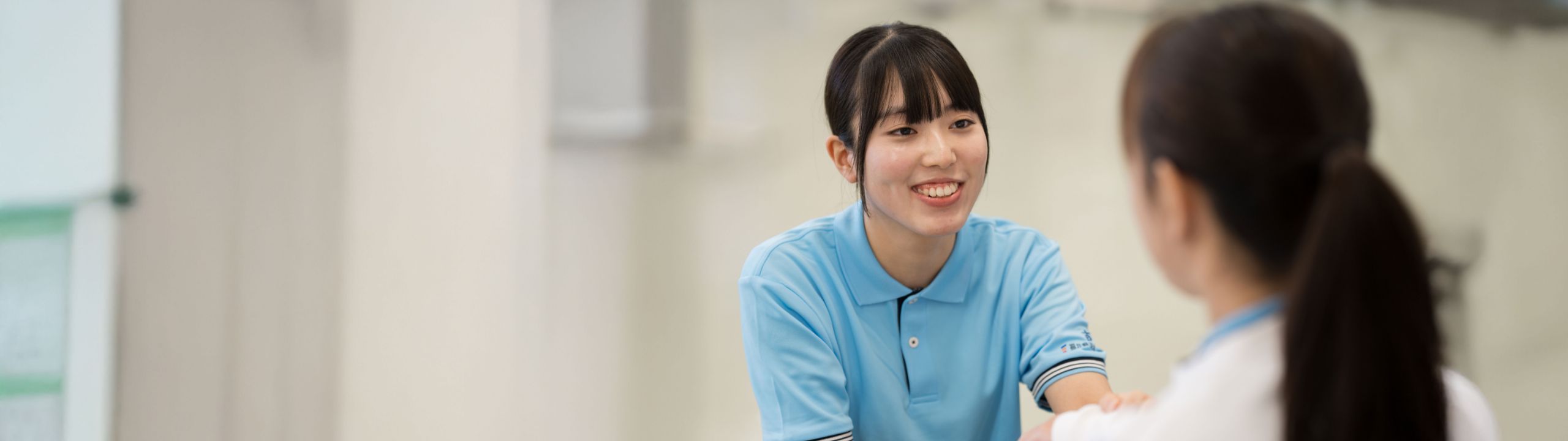 講義を受ける女性