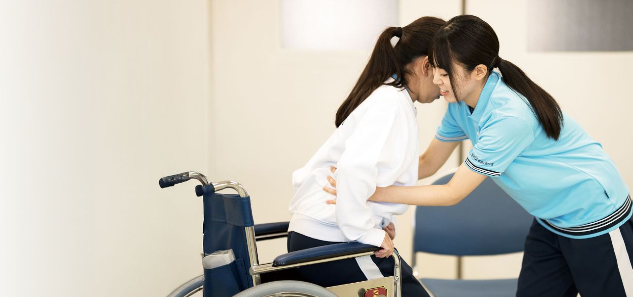 笑顔の女性